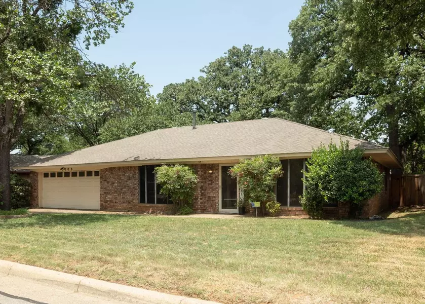 5709 Trail Crest Drive, Arlington, TX 76017