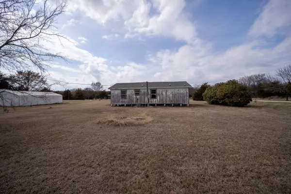 Point, TX 75472,512 Meadowview Lane