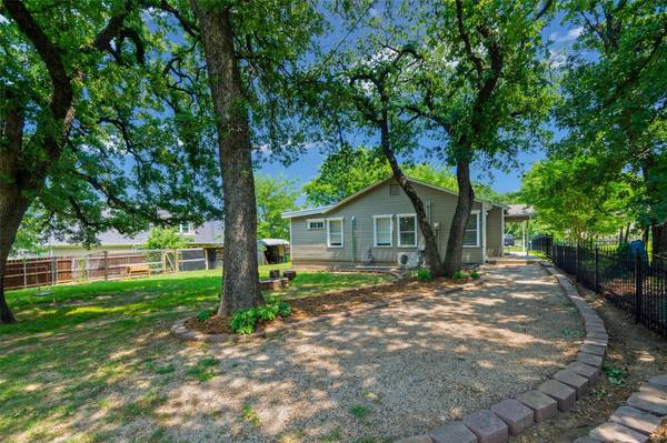 305 Collins Street, Argyle, TX 76226