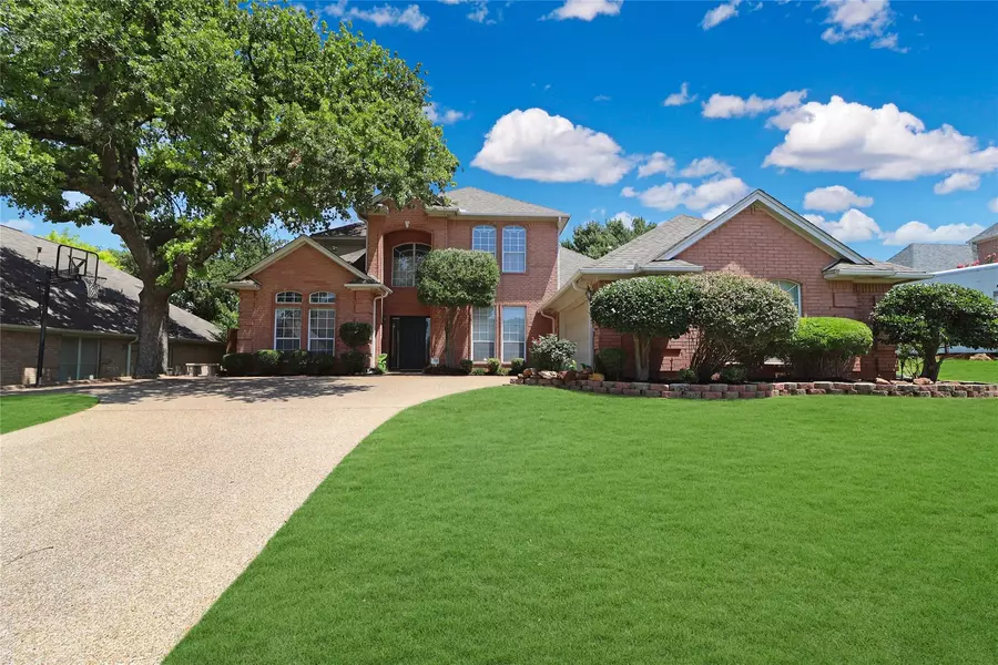 1213 Carousel Drive, Bedford, TX 76021