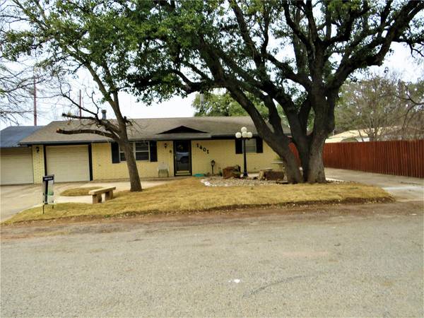 1401 Glade Street, Brownwood, TX 76801