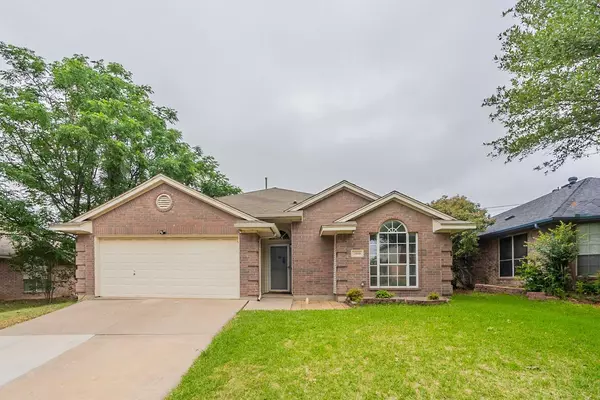 3809 Berrybush Lane, Fort Worth, TX 76137