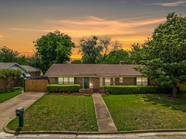 1402 Hummingbird Drive, Hillsboro, TX 76645