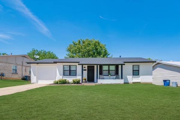 604 Crane Drive, Euless, TX 76039