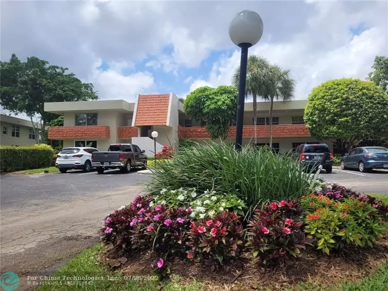 Pompano Beach, FL 33069,905 Cypress Ter  #205