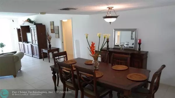 Pompano Beach, FL 33069,905 Cypress Ter  #205