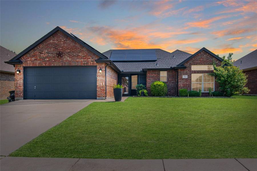 712 Blue Marlin Drive, Burleson, TX 76028