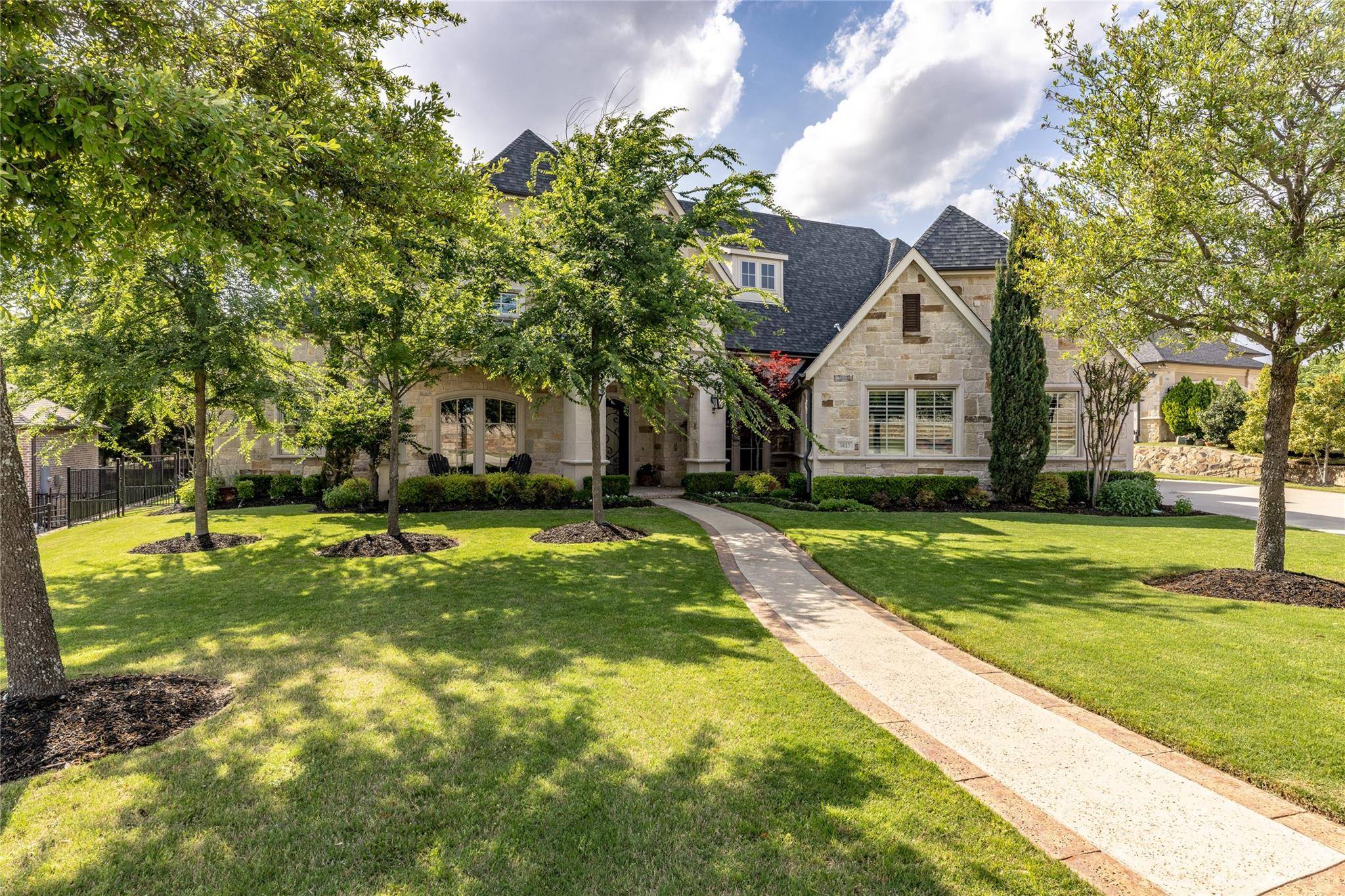 3813 Ledgestone Court,  Richardson,  TX 75082