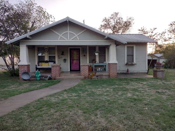 1610 S Blackburn Street, Brady, TX 76825