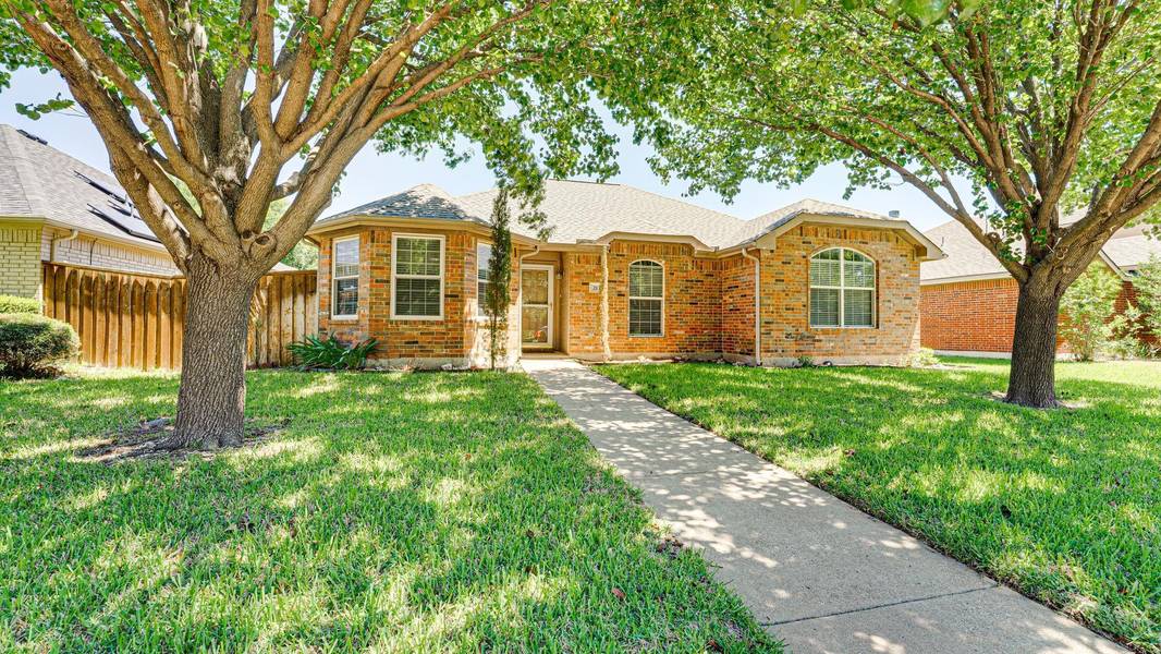 213 Garden Valley Lane, Red Oak, TX 75154