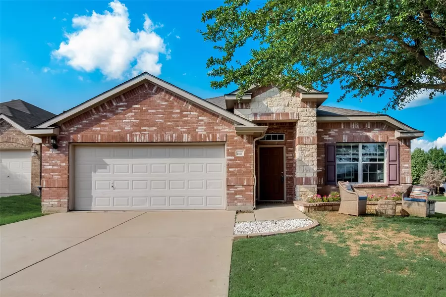 3917 Yarberry Court, Fort Worth, TX 76262