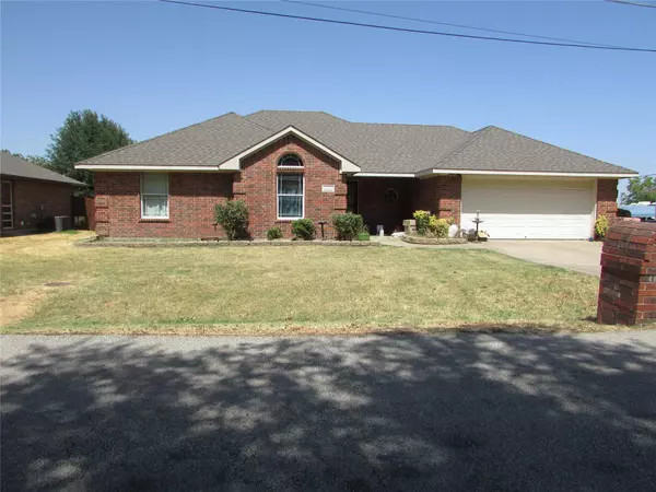 1104 S Mulberry Street,  Ennis,  TX 75119