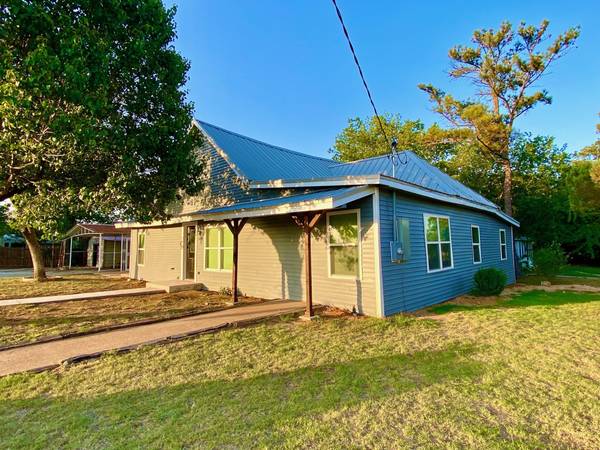 110 N Line Street,  Weatherford,  TX 76086