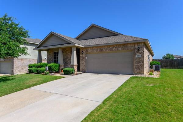 1227 Eagles Nest Trail, Krum, TX 76249