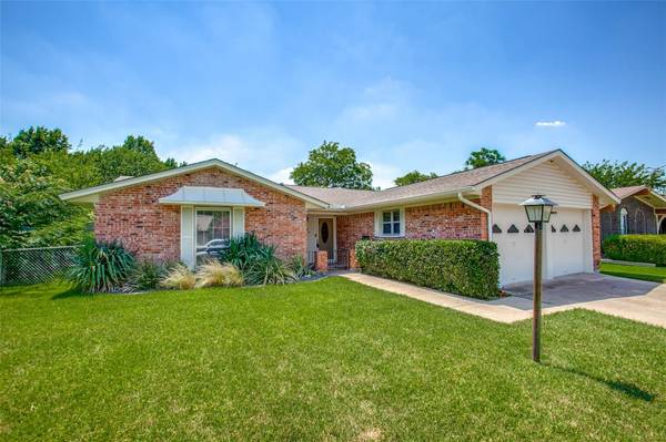 4246 Burning Tree Lane, Garland, TX 75042