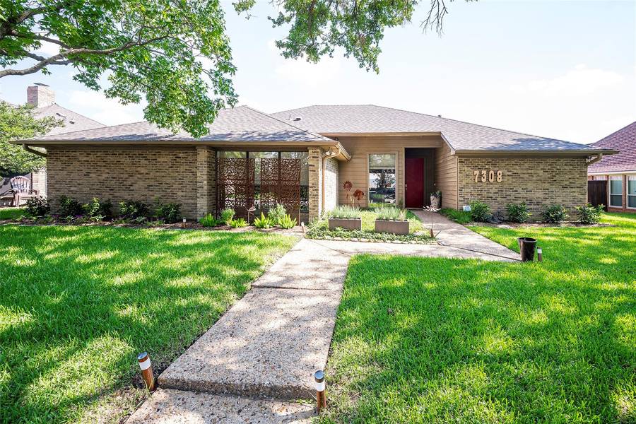 7308 WILLIAMSWOOD Drive, Dallas, TX 75252