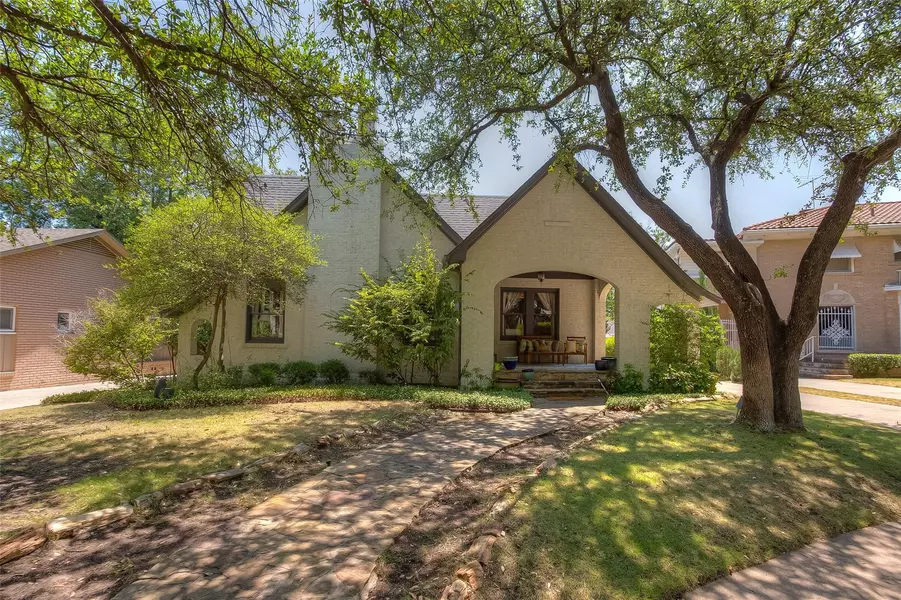 1933 Berkeley Place, Fort Worth, TX 76110