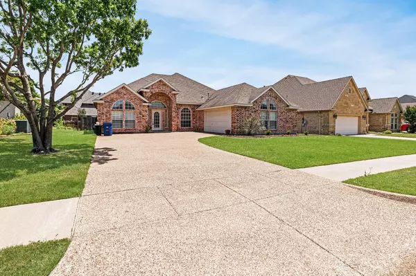 1012 Belmont Drive, Kennedale, TX 76060