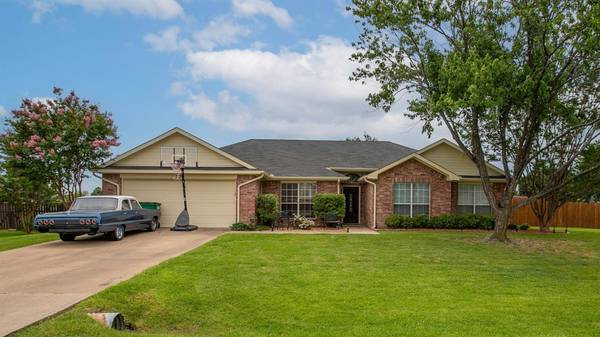 105 Evans Drive, Fate, TX 75189