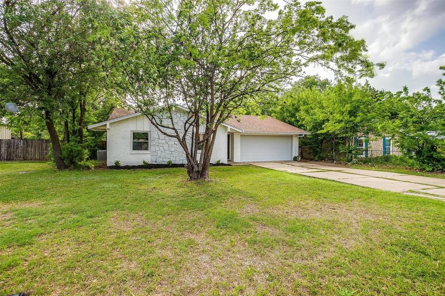 717 N Ray Street, Alvarado, TX 76009