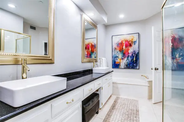 8610 Turtle Creek Boulevard #306,  Dallas,  TX 75225