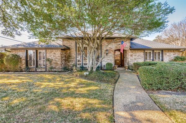 10101 Ashglen Circle, Dallas, TX 75238