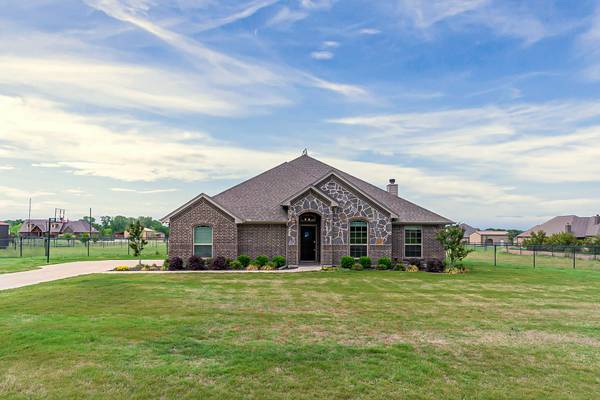 142 Lavender Lane, Springtown, TX 76082