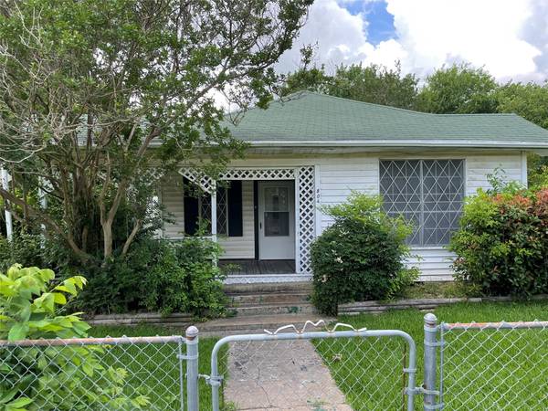 804 N Main Street, Kemp, TX 75143