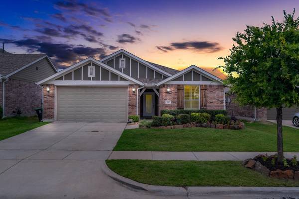 1809 Ridge Creek Lane, Aubrey, TX 76227