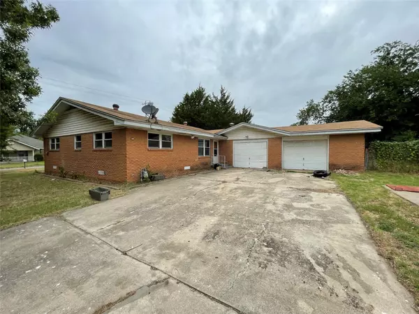 501 W Nelson Street,  Bowie,  TX 76230