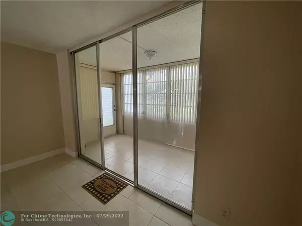 Lauderdale Lakes, FL 33313,2901 NW 48th Ave  #164