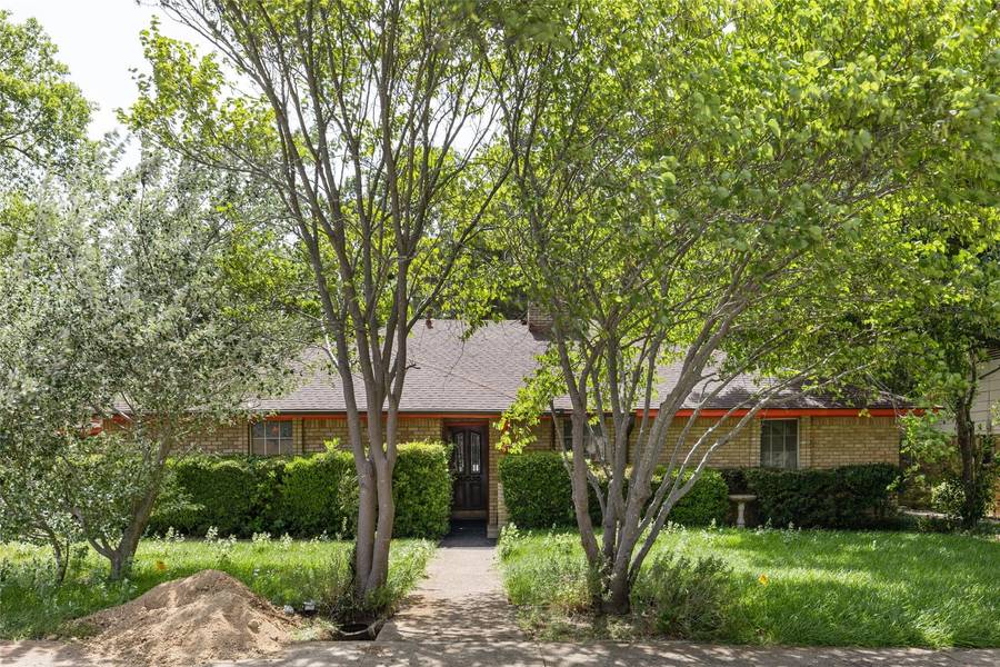 1155 Greenbrook Drive, Desoto, TX 75115