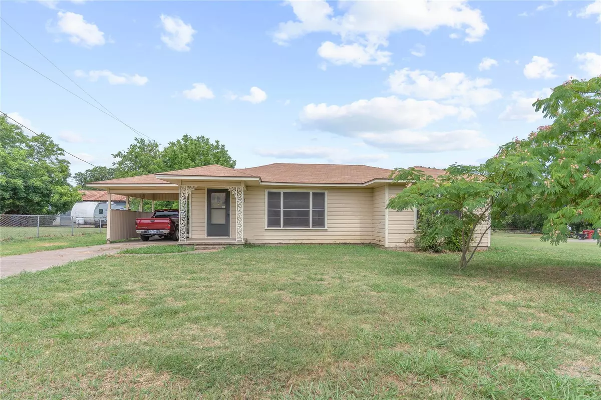 Van Alstyne, TX 75495,1237 S Waco Street