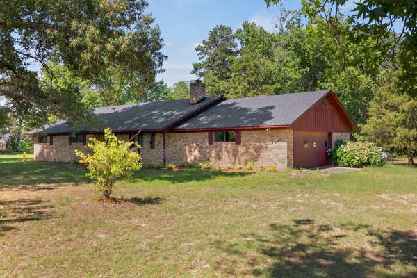 1116 County Road 1425, Bogata, TX 75417