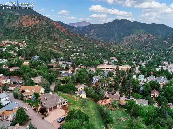 Manitou Springs, CO 80829,121 Deer Path AVE