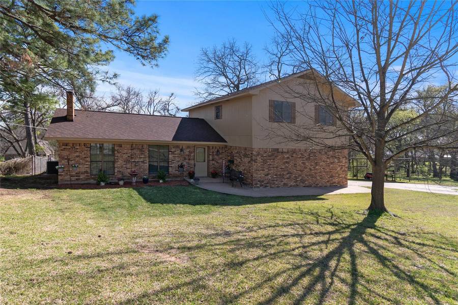 15830 Hilltop Drive, Kemp, TX 75143