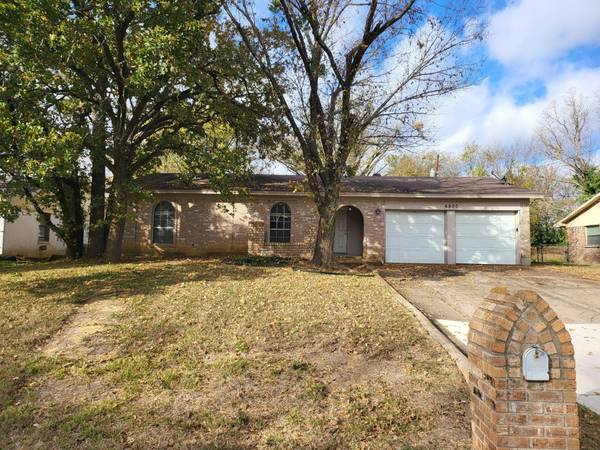 6800 Trailwood Drive, Forest Hill, TX 76140