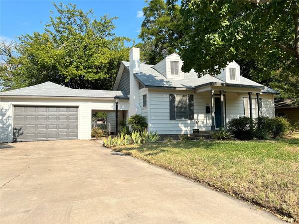 512 Frontier Street, River Oaks, TX 76114