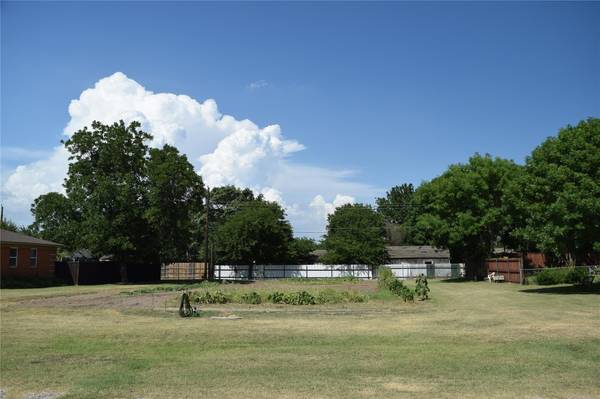 2 Prasifka Street, Hutchins, TX 75141