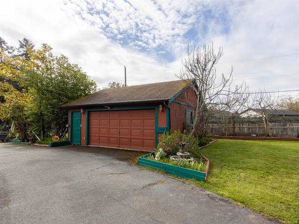 North Saanich, BC V8L 5S6,10625 Blue Heron Rd