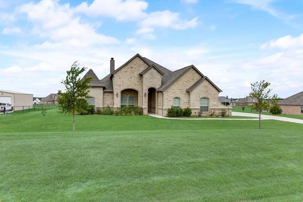 135 Stanford Lane, Springtown, TX 76082