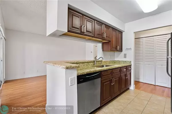 Coral Springs, FL 33076,9833 Westview Dr  #812