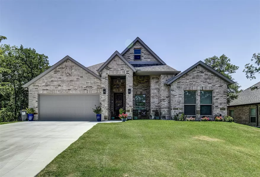 841 Haynie Drive, Runaway Bay, TX 76426