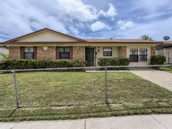 3804 Pacesetter Drive, Dallas, TX 75241