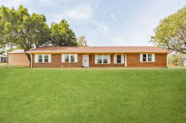 164 Reaves Road, Bowie, TX 76230