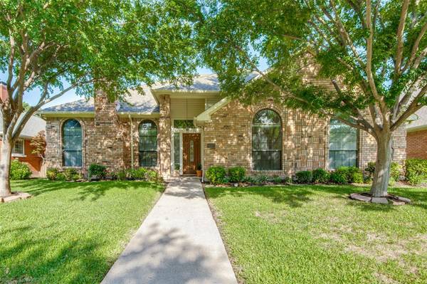 9017 Silverdollar Trail, Irving, TX 75063