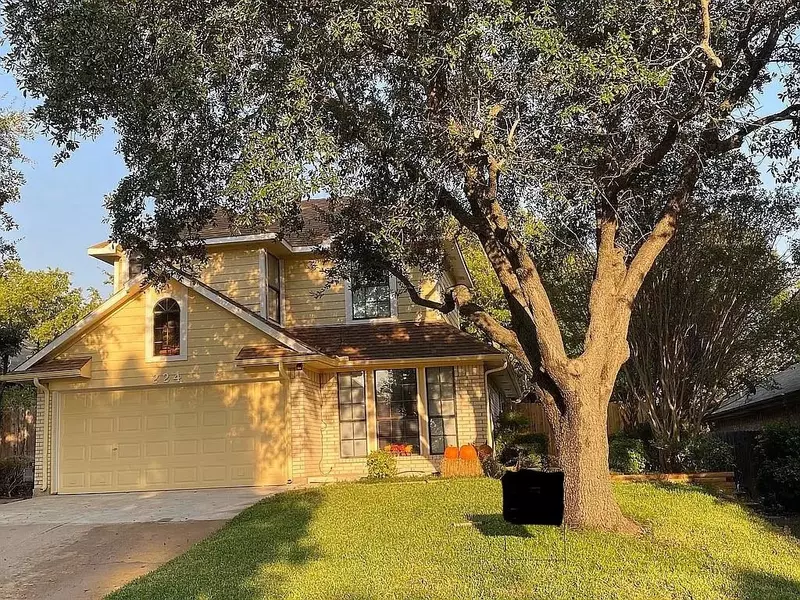 224 N Long Rifle Drive, Fort Worth, TX 76108