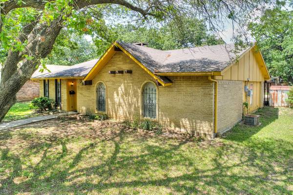 1107 Kingston Drive, Lewisville, TX 75067