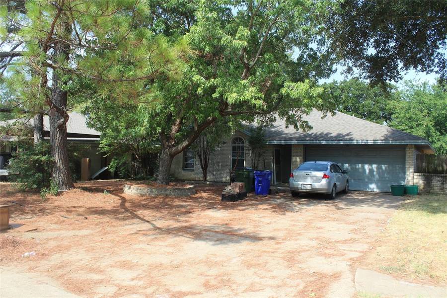 4917 Honeysuckle Drive, Balch Springs, TX 75180