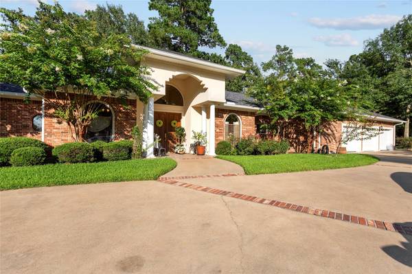 305 Innisbrook Drive, Lufkin, TX 75901